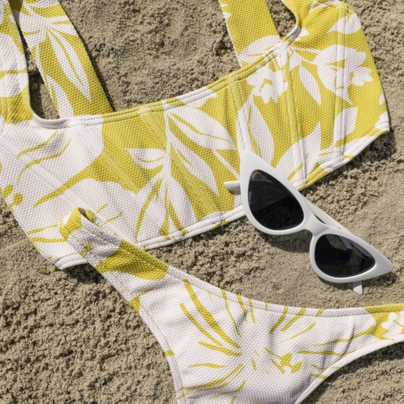 L*Space Havana Blooms Bikini Set New Yellow & White - Picture 14 of 14